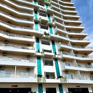 4* 호텔 Kandi Palace